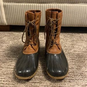 Duck boots